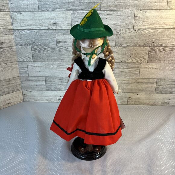 11.5” Switzerland Effanbee Dolls of the World Vintage 1976 Switzerland On Stand - Picture 7 of 8